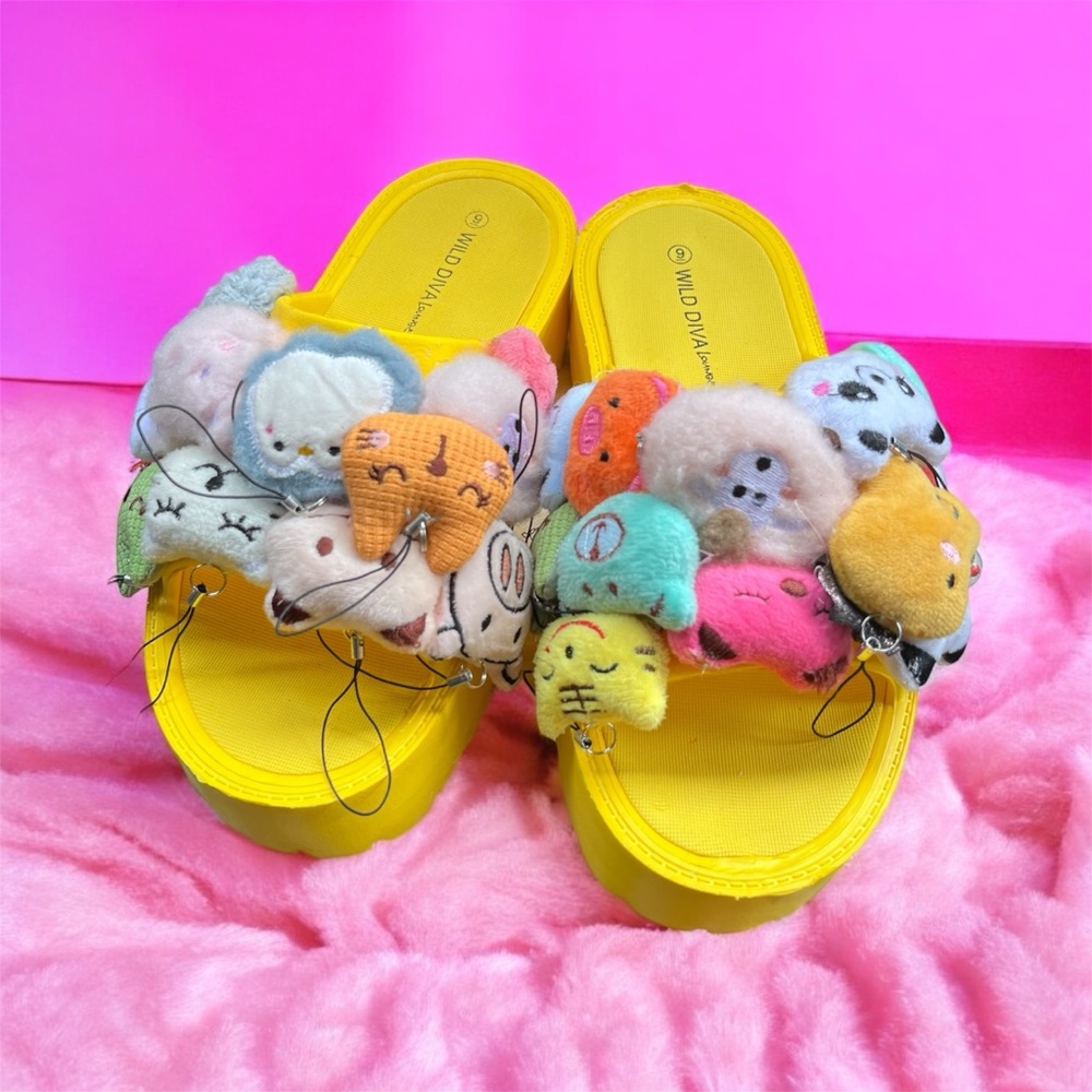 Wild Diva Yellow Platform Shoes Bold Style - Picture 3 of 6